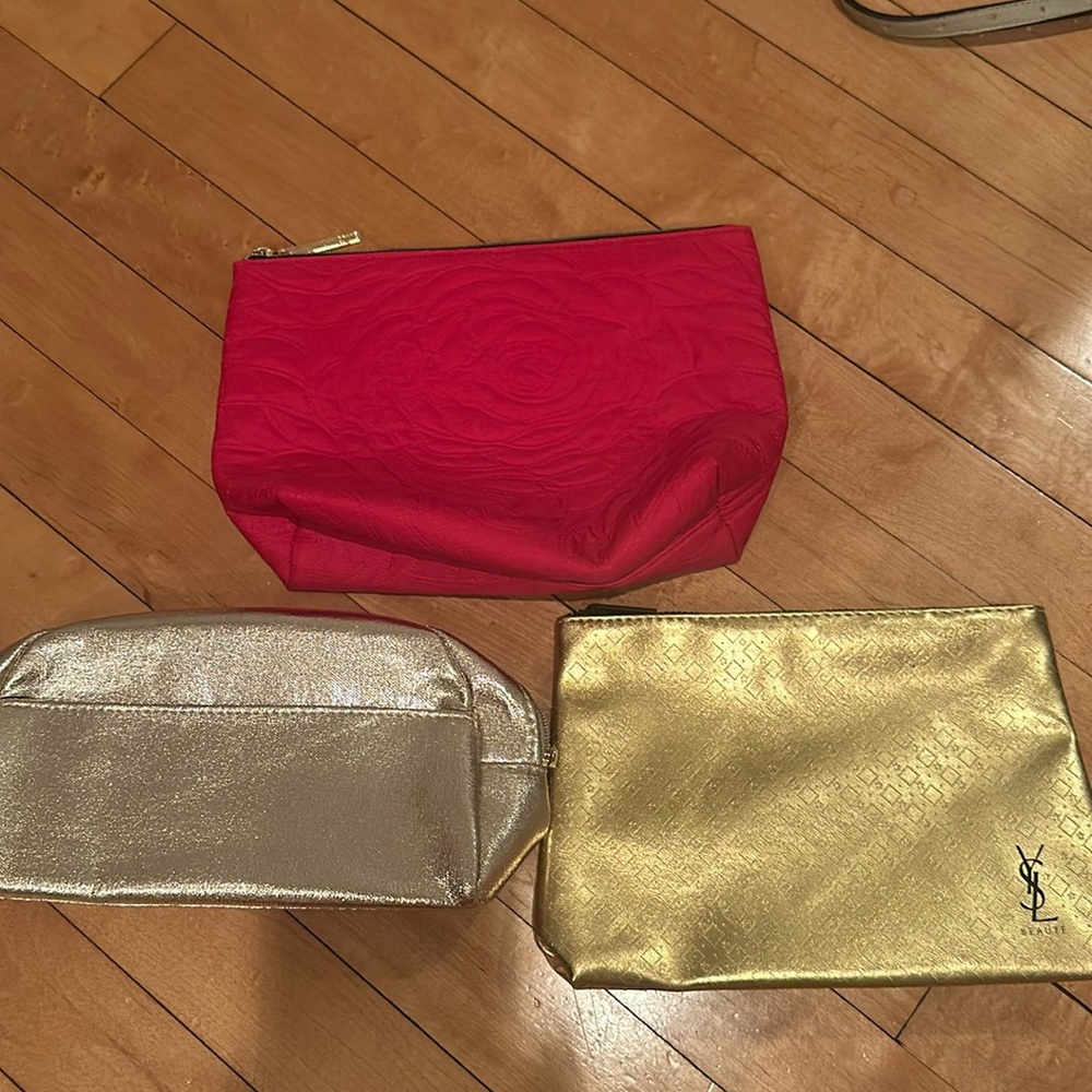 Bundle of cosmetic bags